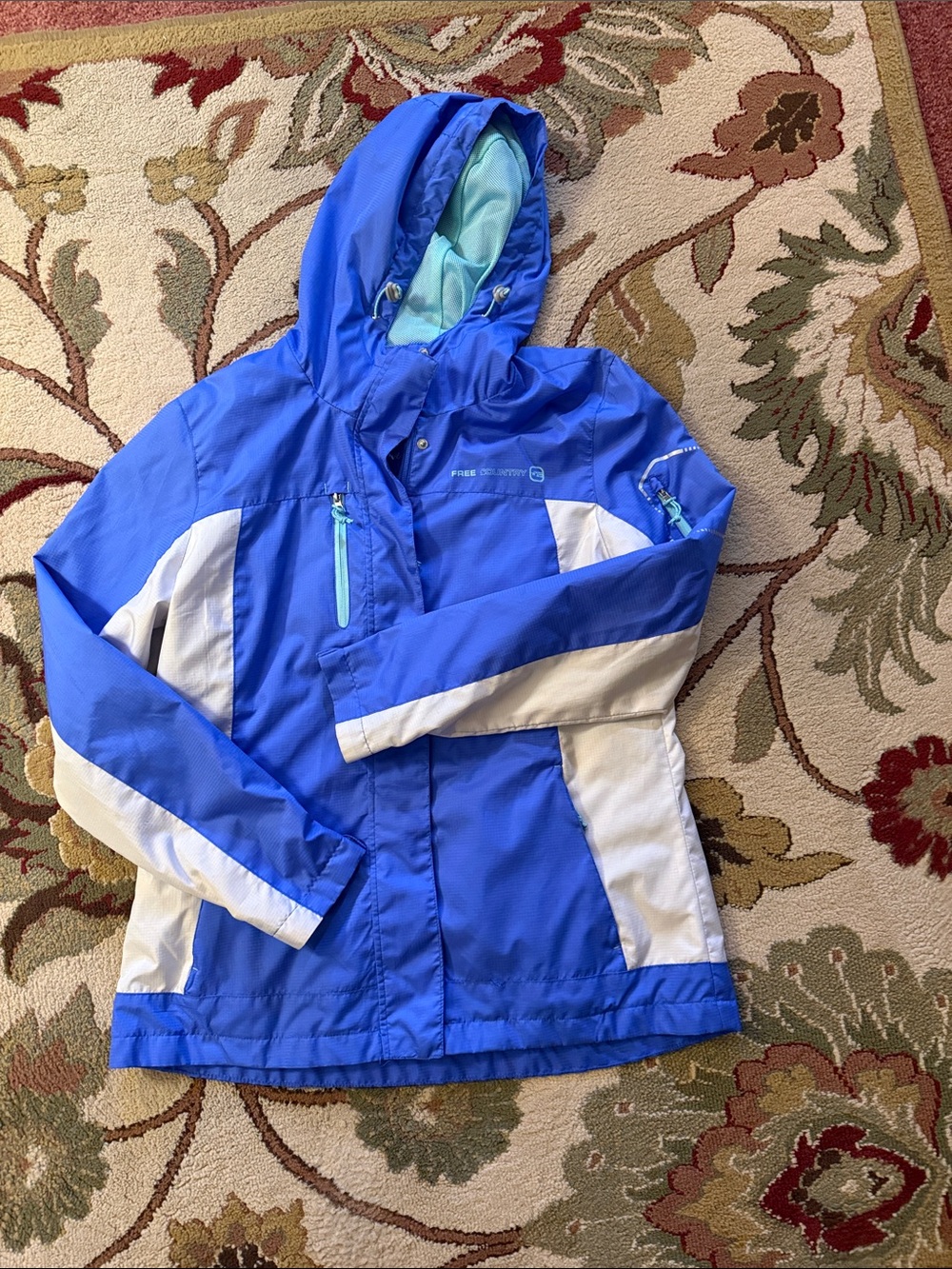 Wmn’s FreeCountry Blue & White Hooded Rain Jacket